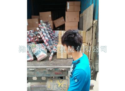 點擊查看詳細(xì)信息<br>標(biāo)題：華友機械發(fā)貨現(xiàn)場 閱讀次數(shù)：8790