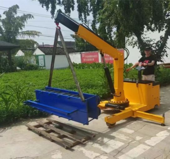 點擊查看詳細信息<br>標(biāo)題：移動式液壓吊機 多款液壓小吊機 閱讀次數(shù)：1819